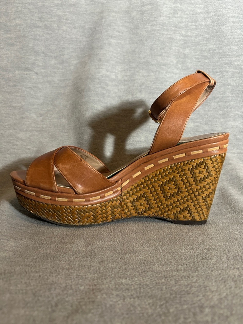 VINCE CAMUTO Leather Strappy Cognac Color Woven Look Platform  Wedge Heel Size 8
